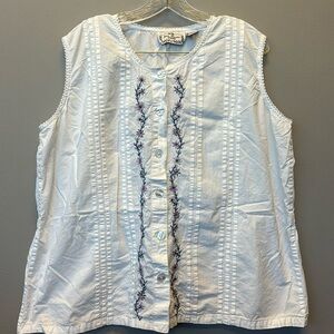 Vintage Sara Studio Cottagecore sleeveless embroidered floral button up blouse